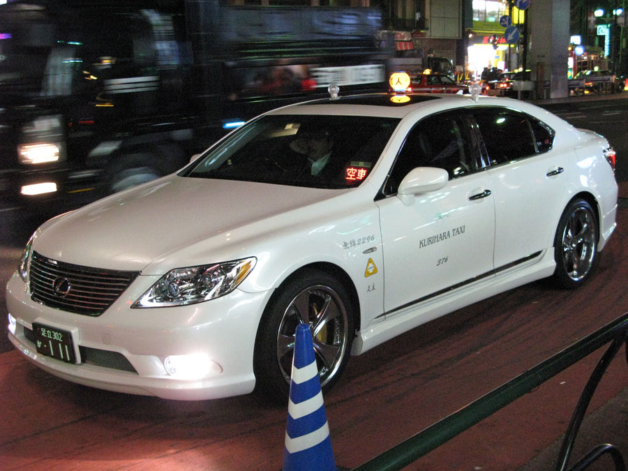 lexus taxi