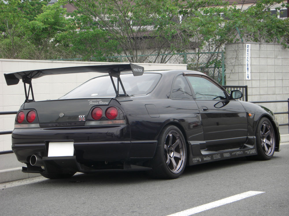 Nissan Skyline r33 черный
